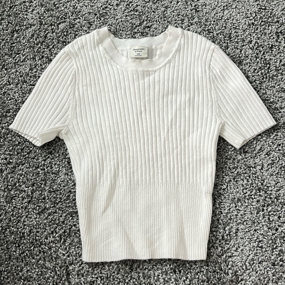 A&F short sleeve sweater top